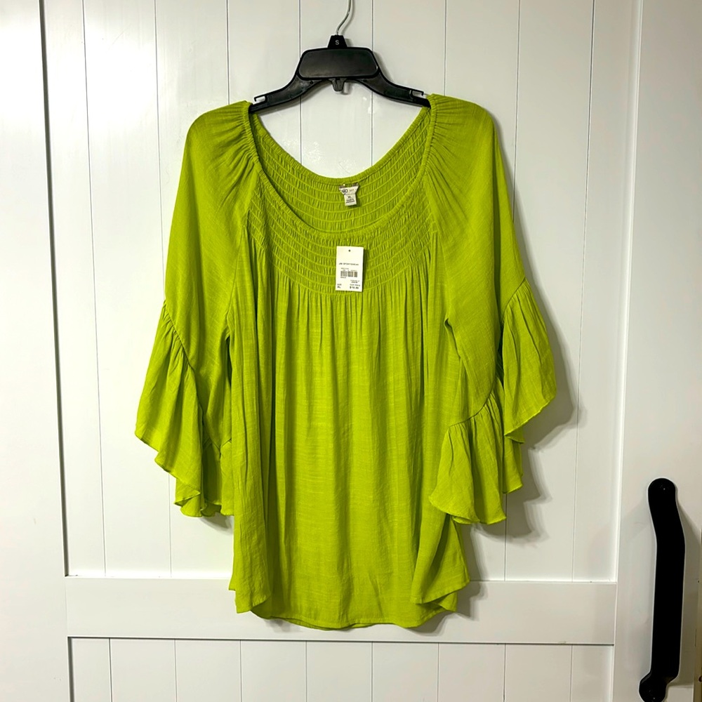 Catos bell sleeved fashion shirt. W/ Tags. Size 1X